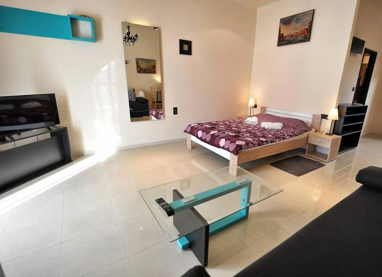 Studio Riviera Apartment Rijeka